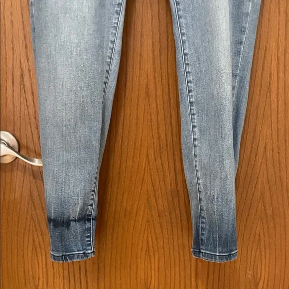 LANE BRYANT UGC Women’s Size 16 Blue Mid-Rise Skinny Jeans signature fit - Picture 6 of 10